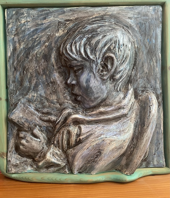 Jaime jugando a la gameboy